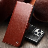 Fourre iPhone 16 Plus - Flip Qialino cuir véritable avec fermeture magnétique - Brun